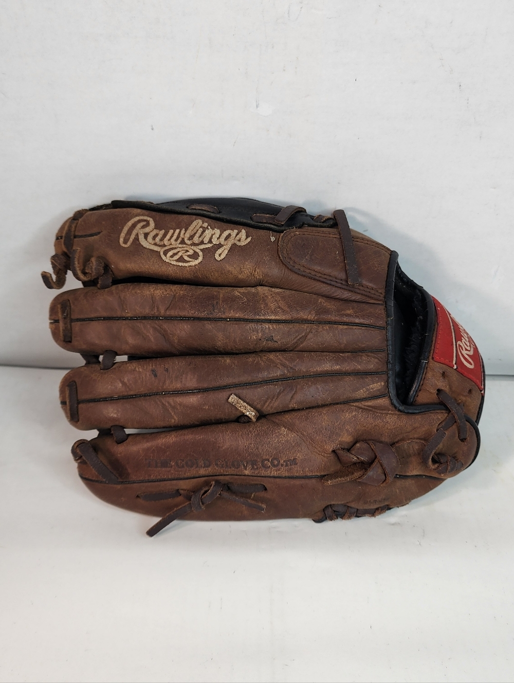 Rawlings (D115PT)  11 1/2"  RHT  All Leather Baseball Glove.